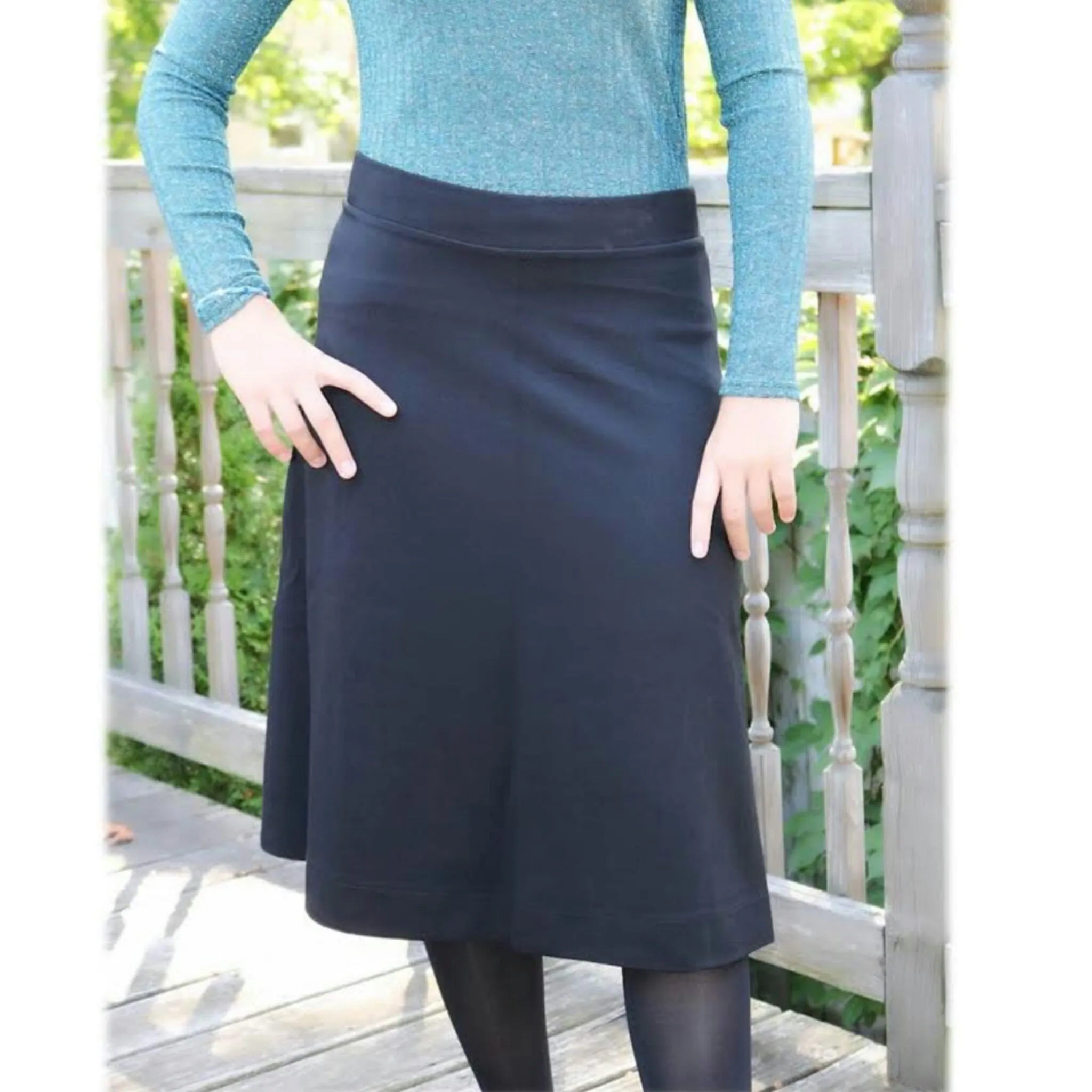 Ponti Ivee Aline Skirt: Black 27"